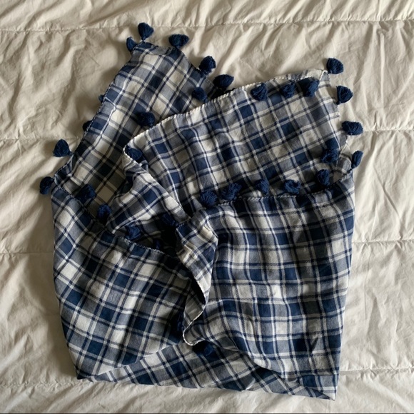Hollister Accessories - 🛍2/$10: Blue Plaid Scarf with Tassles